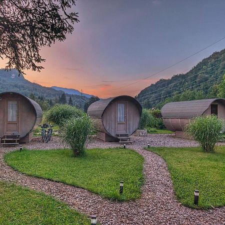 4 Elements Glamping & Apartments بليد المظهر الخارجي الصورة